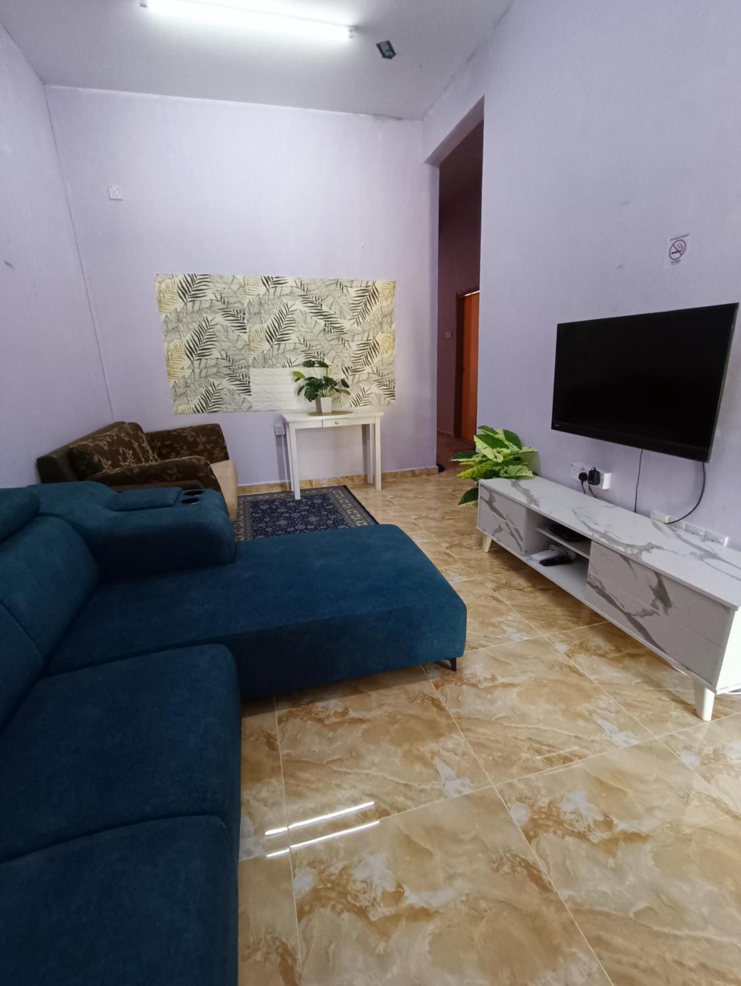 Homestay Lestari Klia Sepang Exteriör bild